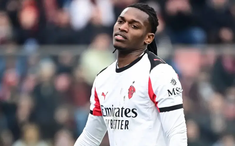 أخبار الانتقالات | صراع جديد بين برشلونة وبايرن ميونخ والهدف لياو.. وجوهرة الدوري الإنجليزي مطلوبة في ثلاثة أندية من القمة!